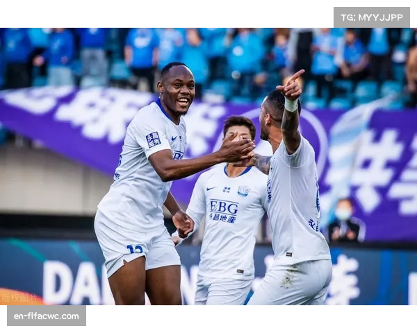 扎卡桑德兰中场指挥若定 瑞士老将成升班马核心引擎