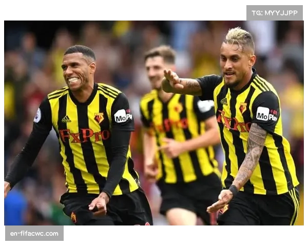 维拉进攻端横向转移速度缓慢 利兹联防守阵型得以从容落位 维拉进攻端横向转移速度缓慢 利兹联防守阵型得以从容落位